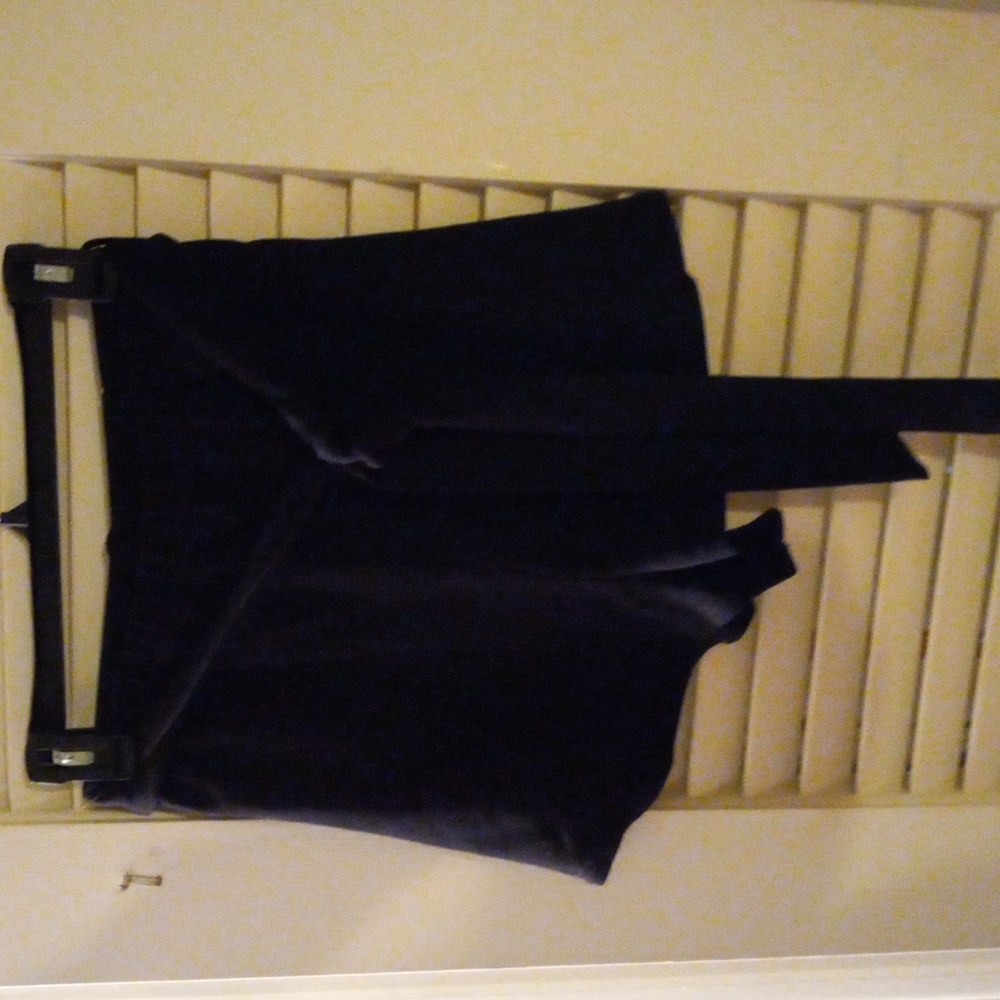 Cute elastic waist  shorts  and comfy too